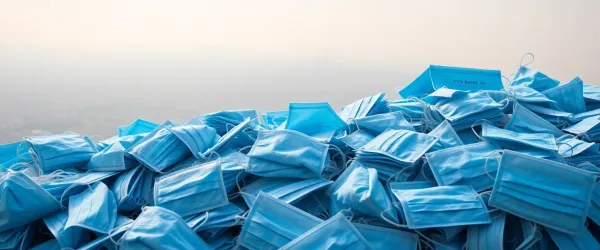 El Gobierno admite que envió 104 millones de mascarillas casi caducadas en la pandemia